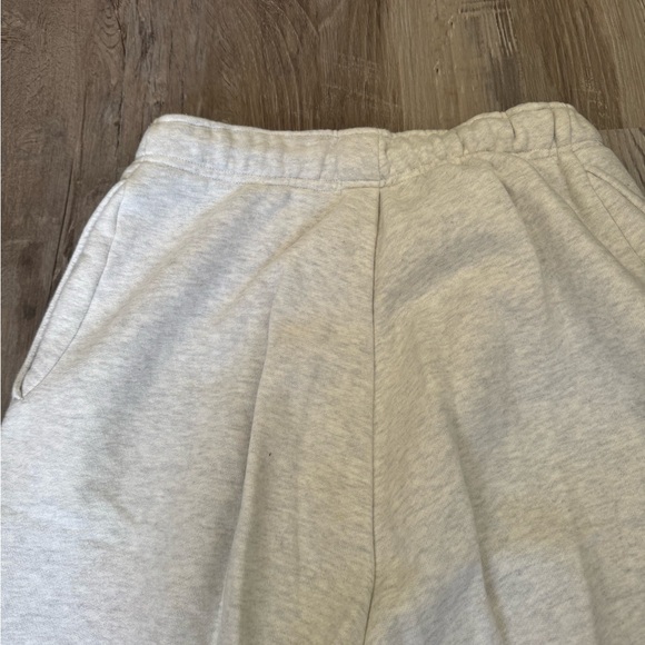 Aritzia TNA sweatpants - Picture 5 of 5